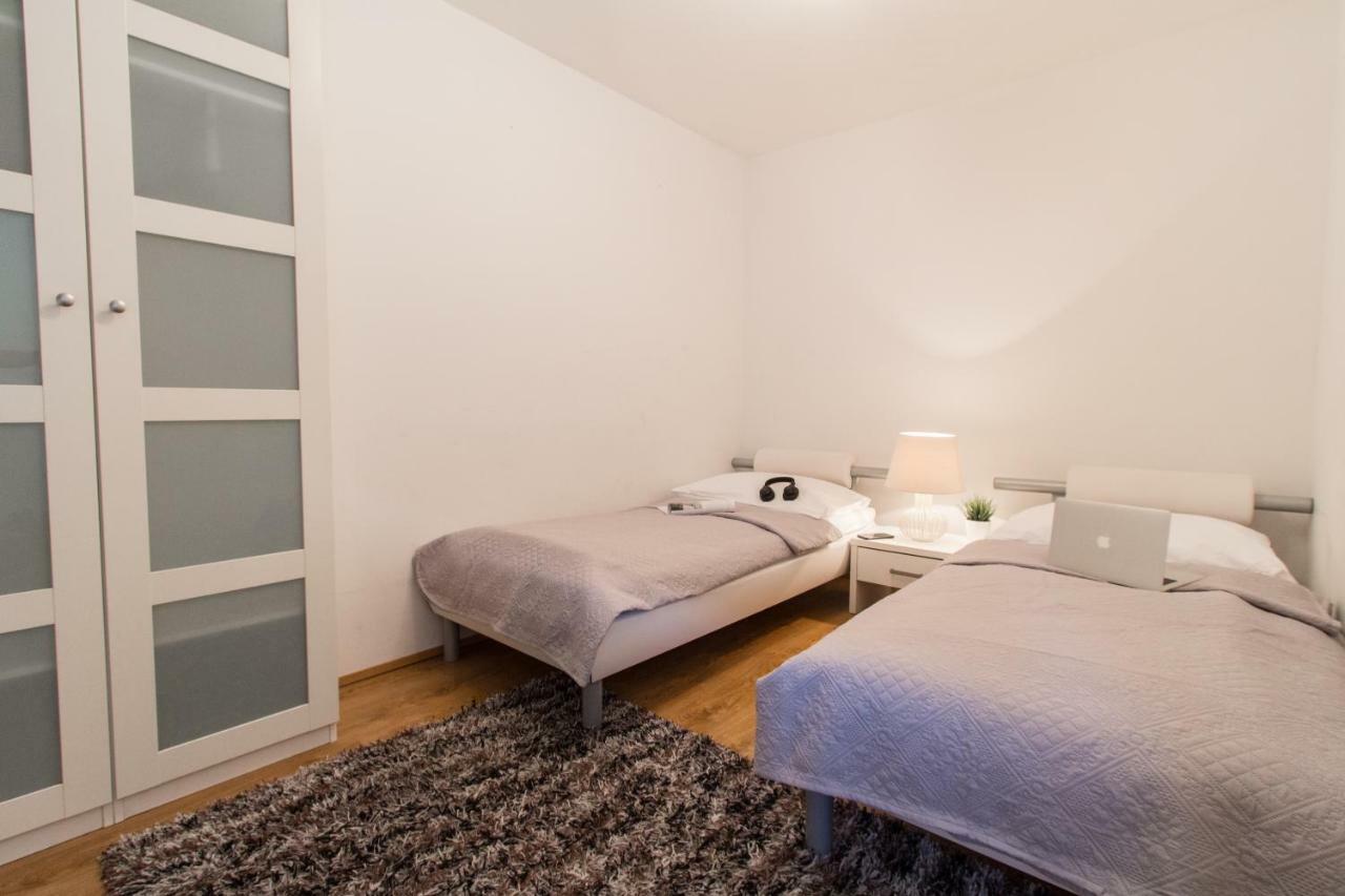Apartment Mandlgasse I Contactless Check-In Wien Exteriör bild