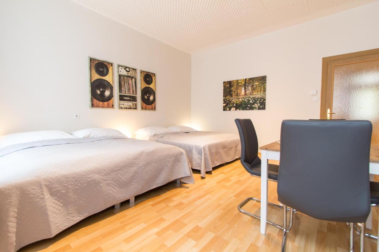 Apartment Mandlgasse I Contactless Check-In Wien Exteriör bild