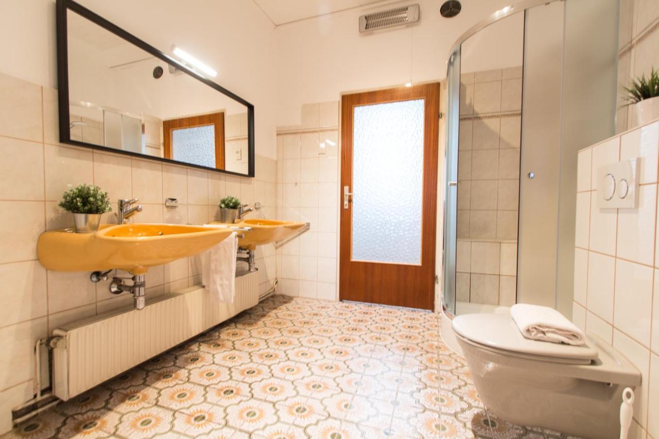 Apartment Mandlgasse I Contactless Check-In Wien Exteriör bild