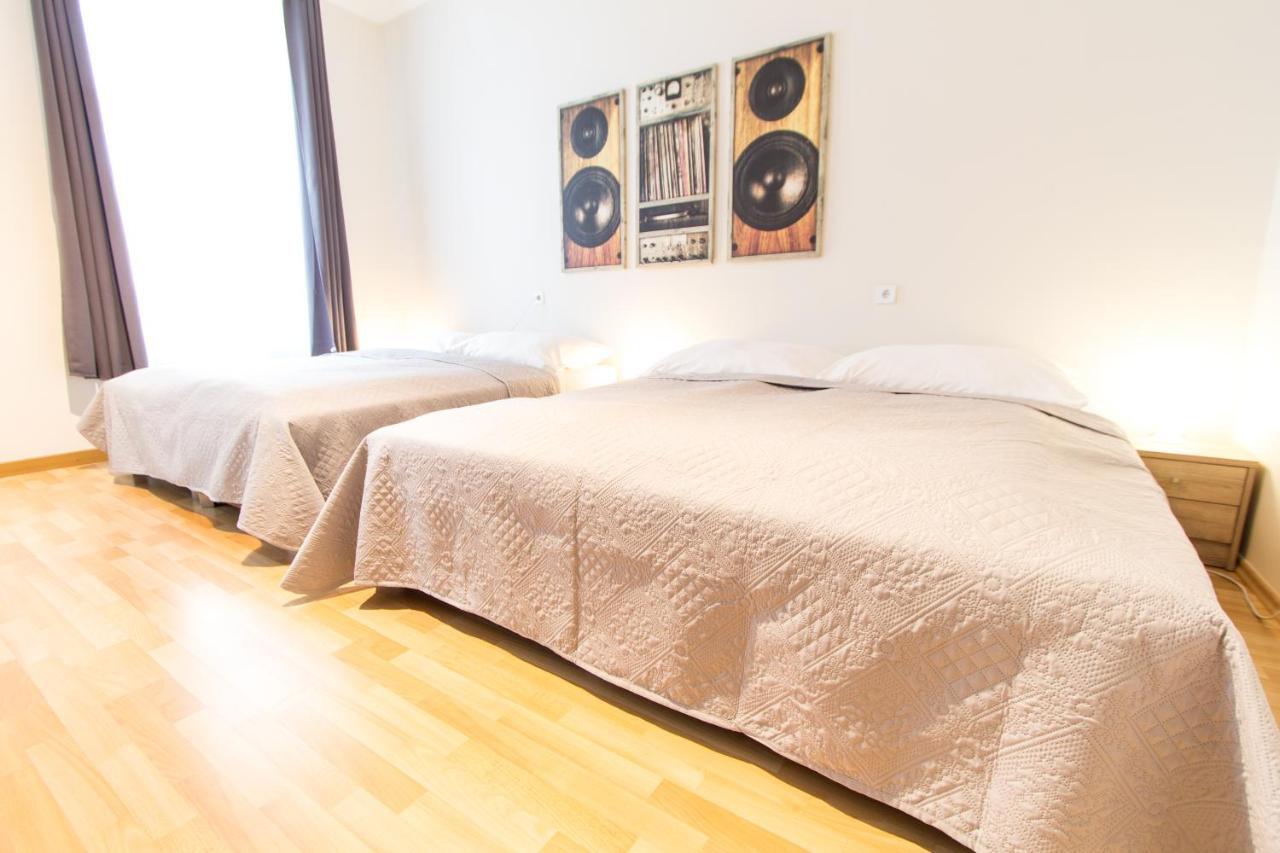Apartment Mandlgasse I Contactless Check-In Wien Exteriör bild